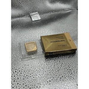 Hourglass Curator Eyeshadow single refill in the shade Fix Matte
